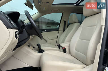Позашляховик / Кросовер Volkswagen Tiguan 2014 в 