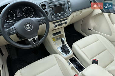 Позашляховик / Кросовер Volkswagen Tiguan 2014 в 