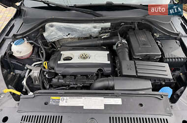 Позашляховик / Кросовер Volkswagen Tiguan 2014 в 