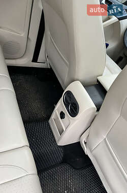 Позашляховик / Кросовер Volkswagen Tiguan 2012 в 