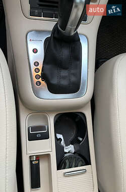 Позашляховик / Кросовер Volkswagen Tiguan 2012 в 