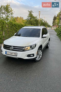 Позашляховик / Кросовер Volkswagen Tiguan 2012 в 