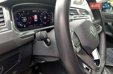 Внедорожник / Кроссовер Volkswagen Tiguan 2022 в 
