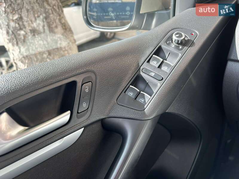 Внедорожник / Кроссовер Volkswagen Tiguan 2014 в Днепре