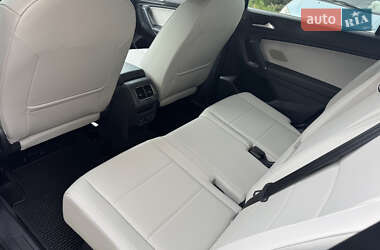 Позашляховик / Кросовер Volkswagen Tiguan 2018 в 