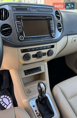 Внедорожник / Кроссовер Volkswagen Tiguan 2014 в 