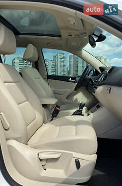 Внедорожник / Кроссовер Volkswagen Tiguan 2016 в 
