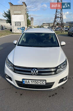 Позашляховик / Кросовер Volkswagen Tiguan 2011 в Києві