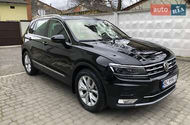 Позашляховик / Кросовер Volkswagen Tiguan 2016 в Львові