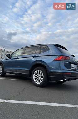 Внедорожник / Кроссовер Volkswagen Tiguan 2017 в Киеве