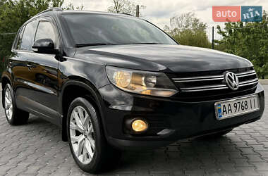Позашляховик / Кросовер Volkswagen Tiguan 2012 в 