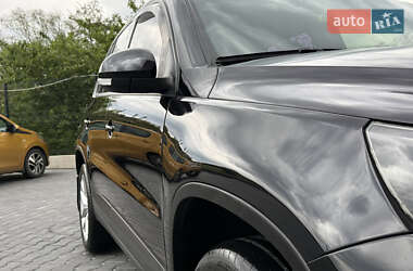 Позашляховик / Кросовер Volkswagen Tiguan 2012 в 