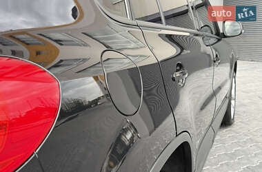 Позашляховик / Кросовер Volkswagen Tiguan 2012 в 