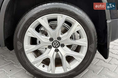 Позашляховик / Кросовер Volkswagen Tiguan 2012 в 