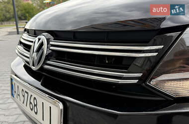 Позашляховик / Кросовер Volkswagen Tiguan 2012 в 