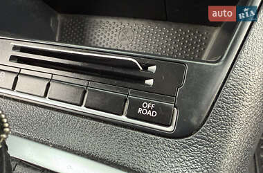 Позашляховик / Кросовер Volkswagen Tiguan 2012 в 