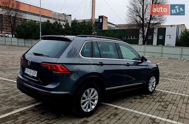 Внедорожник / Кроссовер Volkswagen Tiguan 2019 в 
