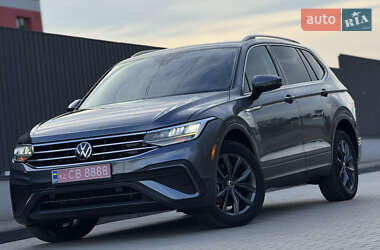 Позашляховик / Кросовер Volkswagen Tiguan 2022 в 