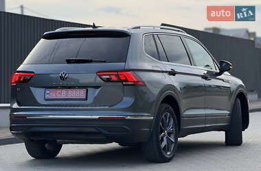 Позашляховик / Кросовер Volkswagen Tiguan 2022 в 