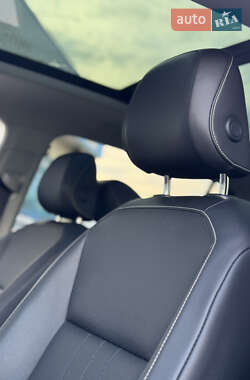 Позашляховик / Кросовер Volkswagen Tiguan 2022 в 