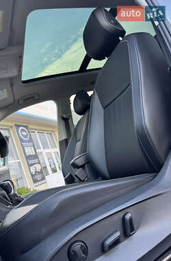 Позашляховик / Кросовер Volkswagen Tiguan 2022 в 
