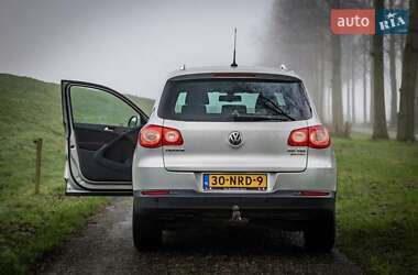 Позашляховик / Кросовер Volkswagen Tiguan 2010 в 