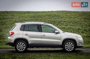 Позашляховик / Кросовер Volkswagen Tiguan 2010 в 