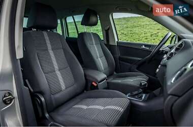 Позашляховик / Кросовер Volkswagen Tiguan 2010 в 