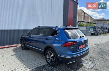 Внедорожник / Кроссовер Volkswagen Tiguan 2018 в 