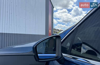 Внедорожник / Кроссовер Volkswagen Tiguan 2018 в 
