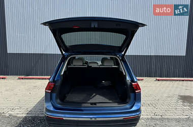 Внедорожник / Кроссовер Volkswagen Tiguan 2018 в 