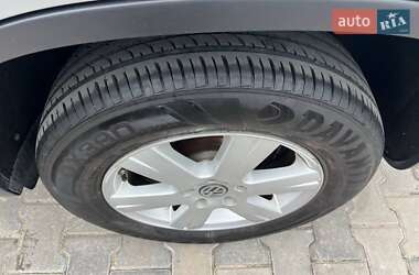 Внедорожник / Кроссовер Volkswagen Tiguan 2010 в 