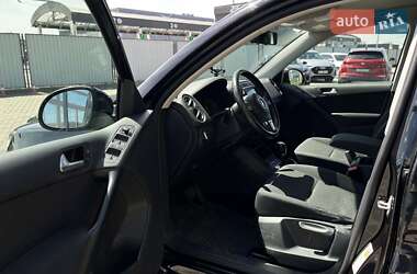 Позашляховик / Кросовер Volkswagen Tiguan 2013 в 