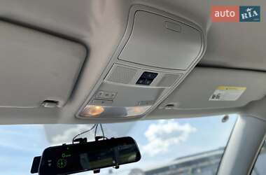 Позашляховик / Кросовер Volkswagen Tiguan 2013 в 