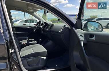 Позашляховик / Кросовер Volkswagen Tiguan 2013 в 