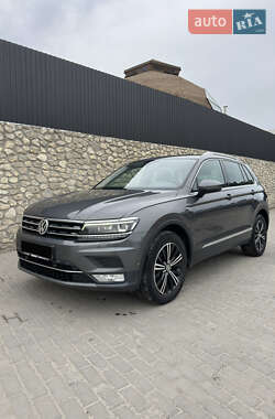 Позашляховик / Кросовер Volkswagen Tiguan 2017 в 