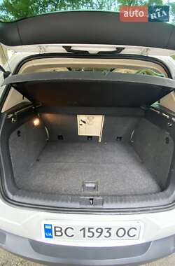 Позашляховик / Кросовер Volkswagen Tiguan 2012 в 