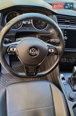 Внедорожник / Кроссовер Volkswagen Tiguan 2018 в 