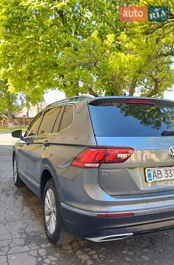 Внедорожник / Кроссовер Volkswagen Tiguan 2018 в 