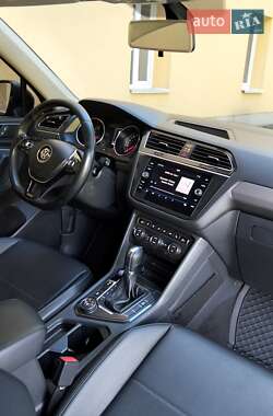 Внедорожник / Кроссовер Volkswagen Tiguan 2018 в 