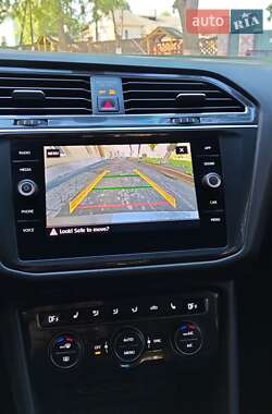 Внедорожник / Кроссовер Volkswagen Tiguan 2018 в 