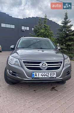 Позашляховик / Кросовер Volkswagen Tiguan 2010 в Києві