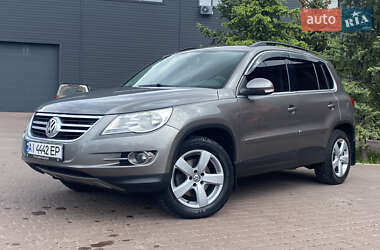 Внедорожник / Кроссовер Volkswagen Tiguan 2010 в 