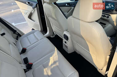 Позашляховик / Кросовер Volkswagen Tiguan 2015 в 