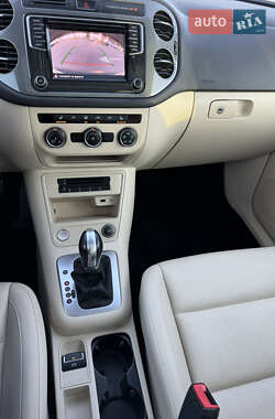 Позашляховик / Кросовер Volkswagen Tiguan 2015 в 