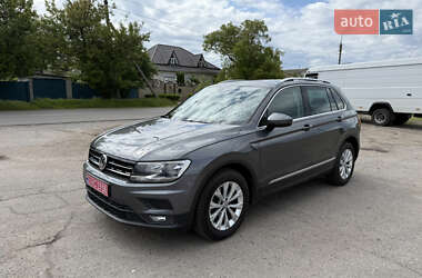 Внедорожник / Кроссовер Volkswagen Tiguan 2018 в 