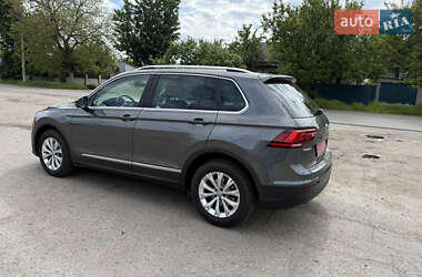 Внедорожник / Кроссовер Volkswagen Tiguan 2018 в 