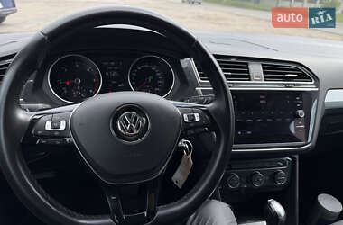 Внедорожник / Кроссовер Volkswagen Tiguan 2018 в 