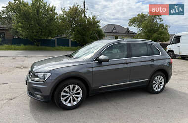 Внедорожник / Кроссовер Volkswagen Tiguan 2018 в 