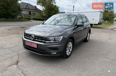 Внедорожник / Кроссовер Volkswagen Tiguan 2018 в 
